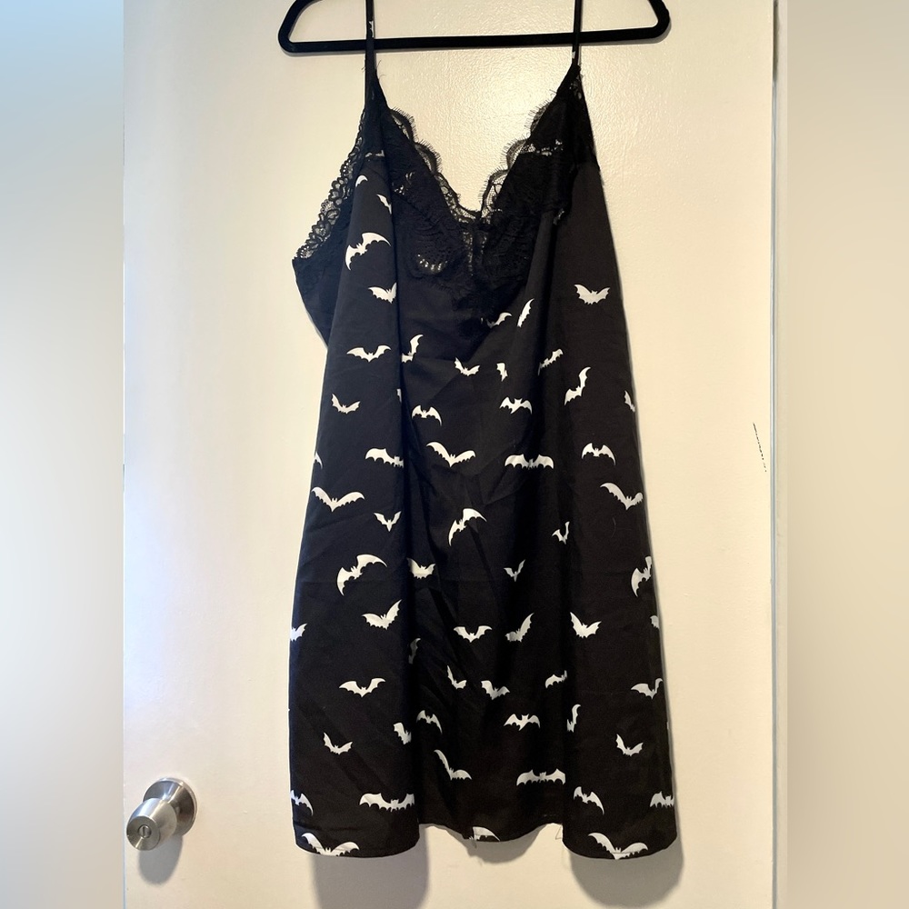 2-piece Plus Size Halloween Bat Nightgown & Belted Robe Set! 🦇🎃 Never worn!